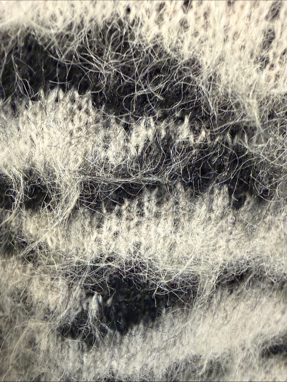 🦓🦓🦓BOGOHO🦓🦓White & Black Wave-Pattern Short Sleeve Sweater - Picture 5 of 7
